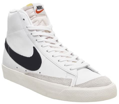 nike blazer mid.